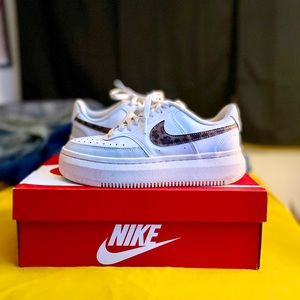 Womens NIKE COURT VISION ALTA 8.5